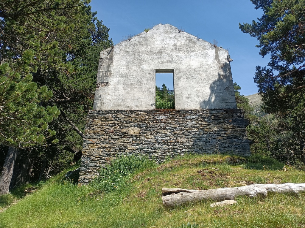 Ruinas de la Caseta del Vasco, ¡lista para entrar a vivir!